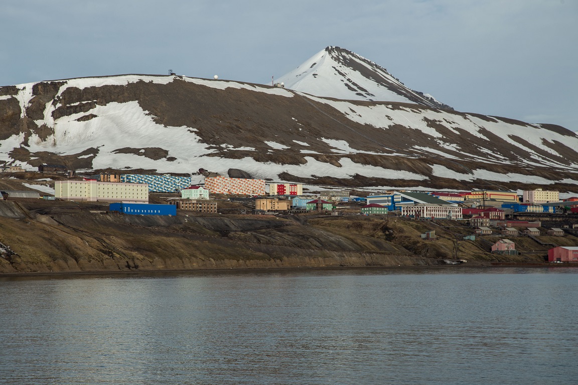 Barentsburg från havet