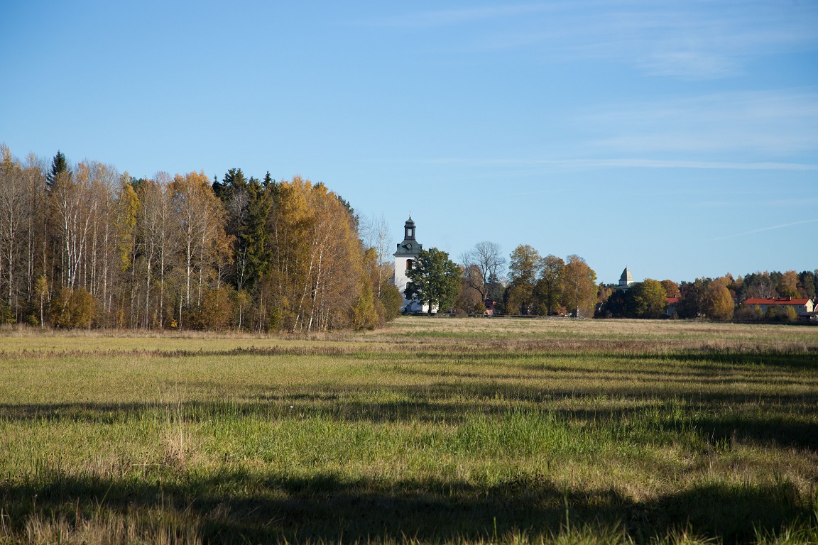 Nora kyrka  i sikte