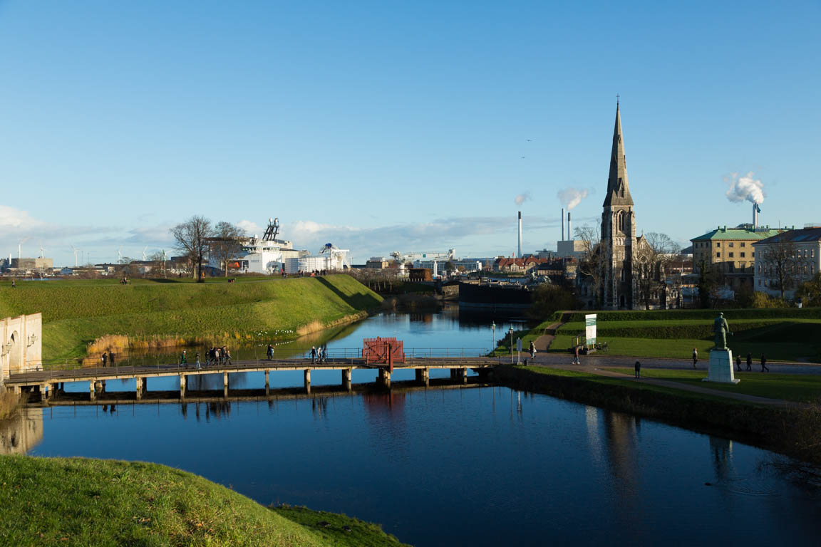 Bron över till Kastellet