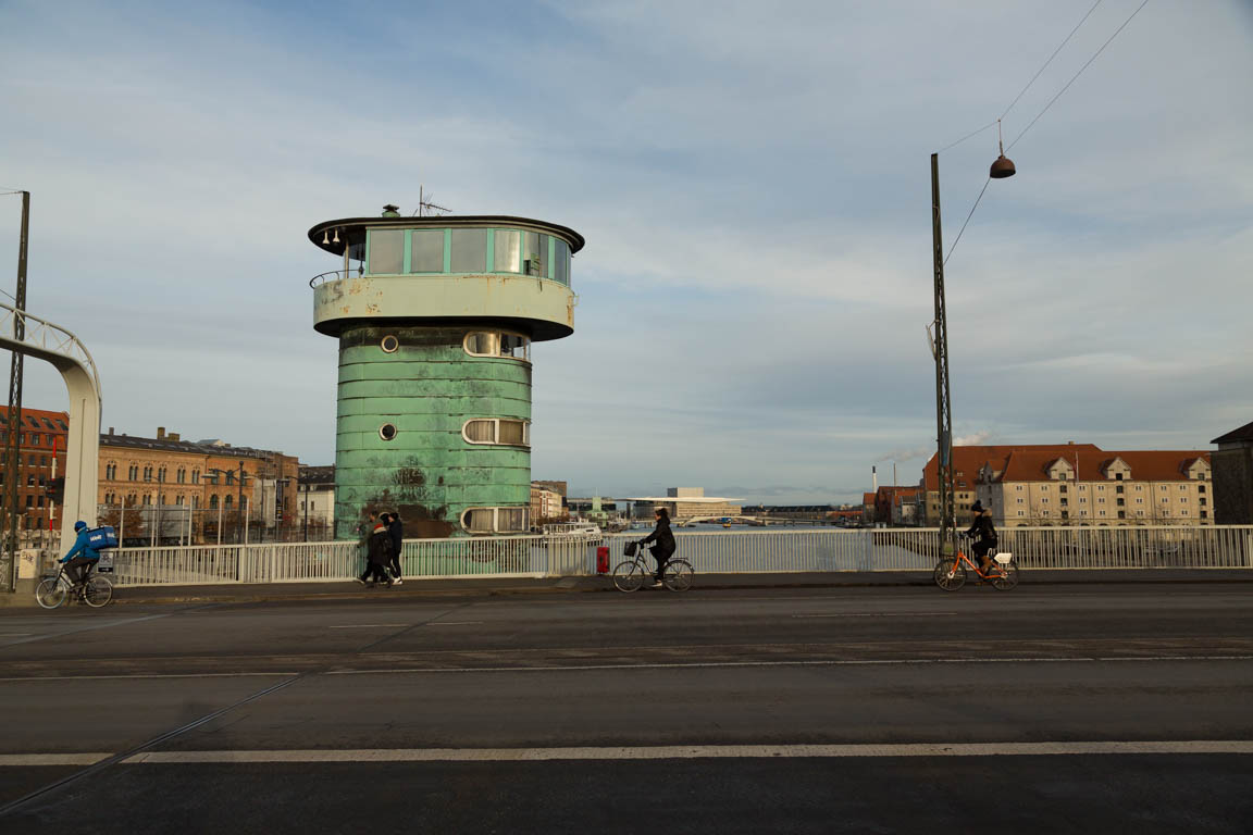 Gammalt manövertorn på Knippelsbro