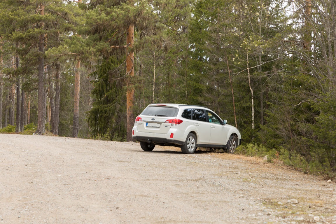 Ensam på parkeringen